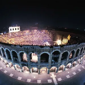 Daydreaming House ** Verona